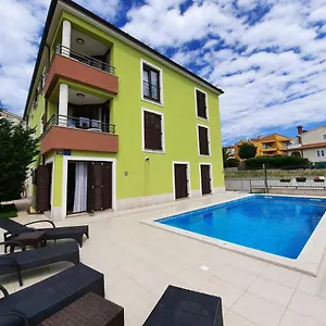Smaragdna Yourcroatiaholiday , Premantura Chorwacja